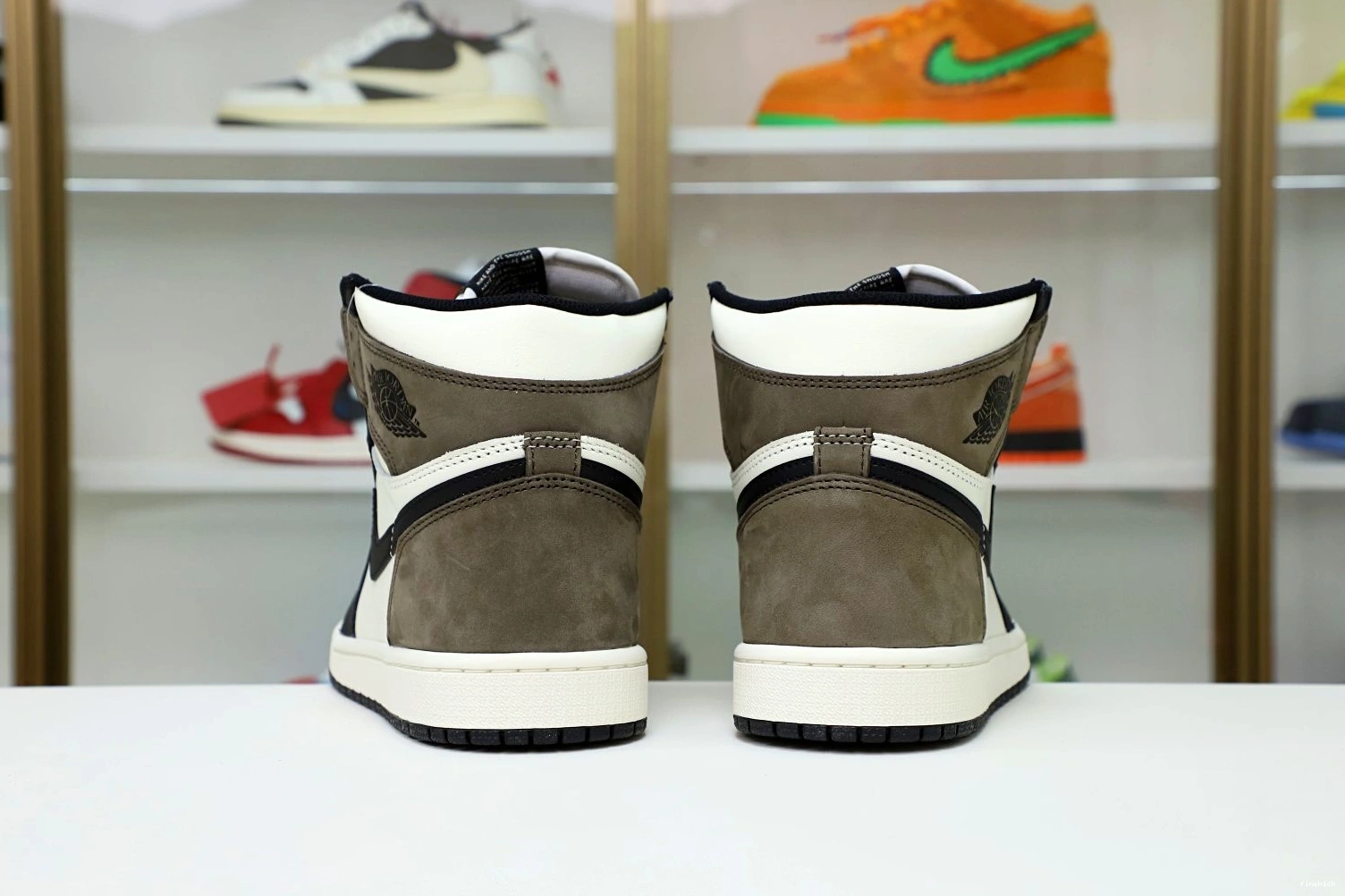 AIR 'DARK MOCHA' OG 1 HIGH JORDAN RETRO 0125